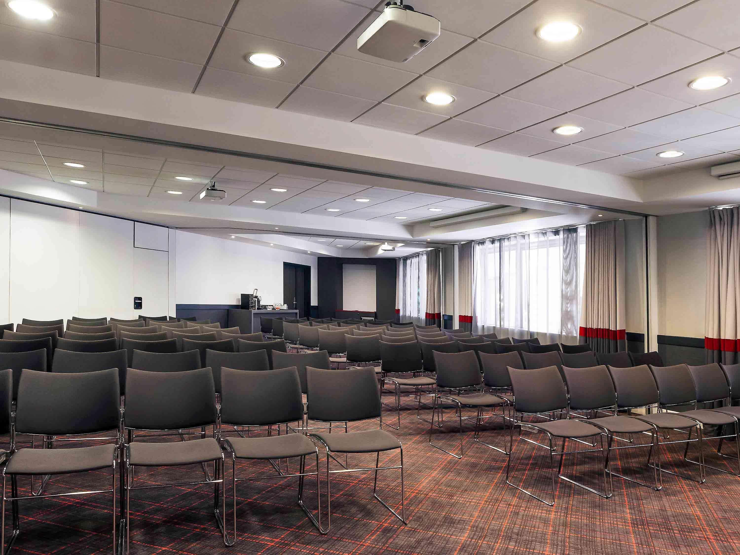 Mercure Paris La Defense Grande Arche Нантерр Экстерьер фото