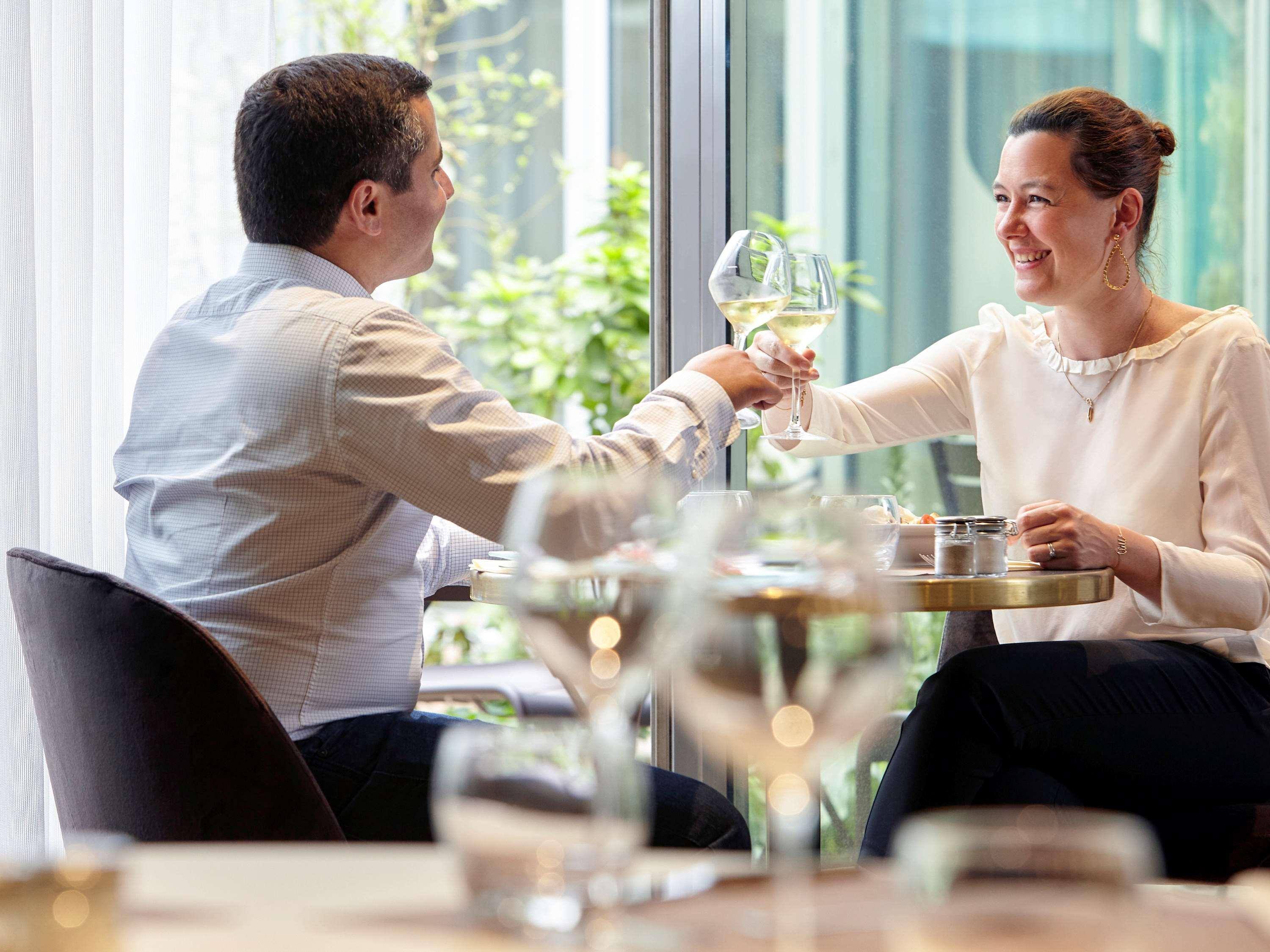 Mercure Paris La Defense Grande Arche Нантерр Экстерьер фото