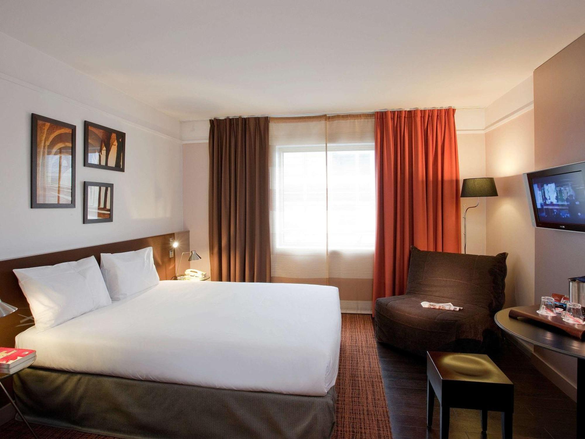 Mercure Paris La Defense Grande Arche Нантерр Экстерьер фото