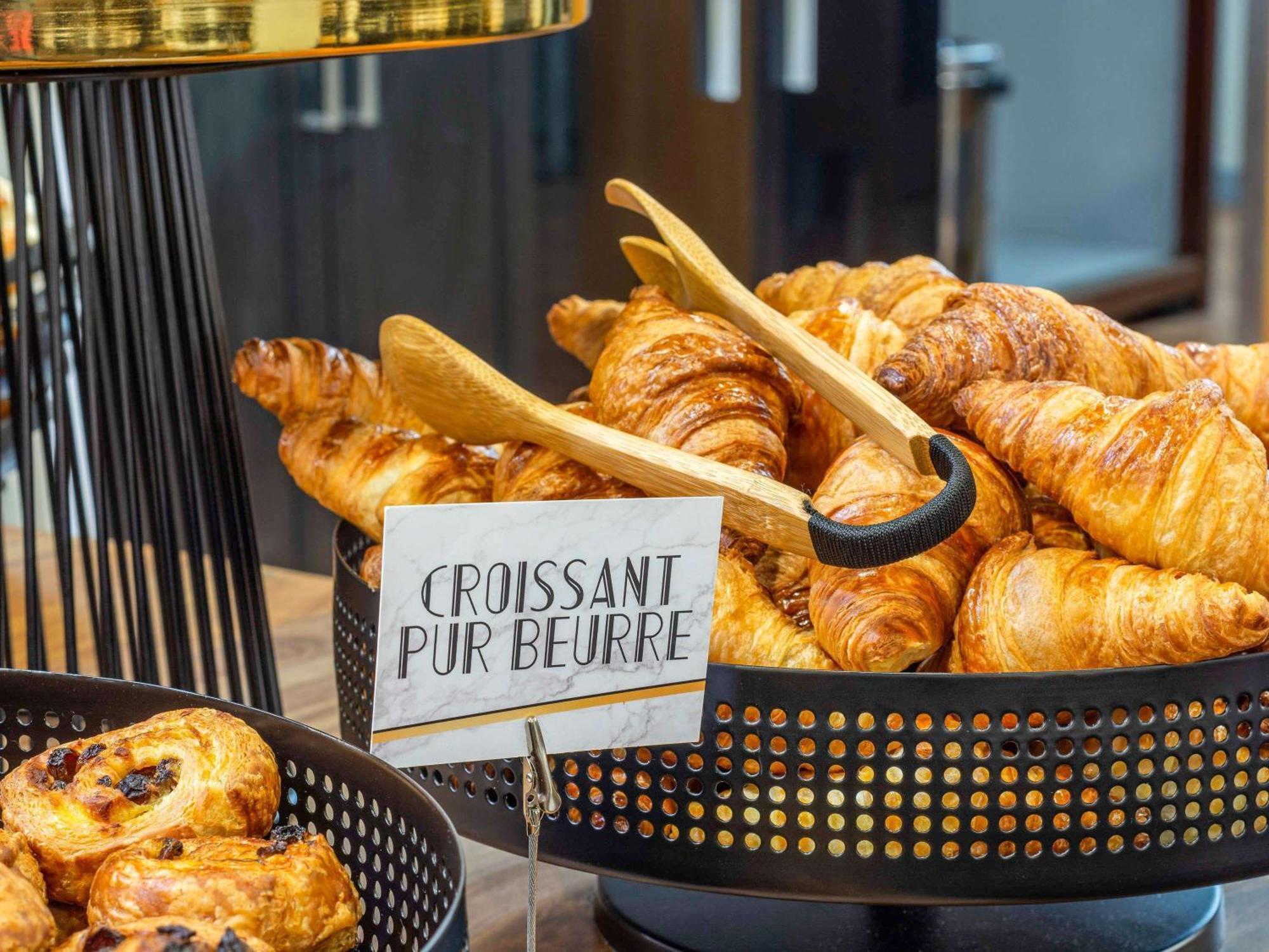 Mercure Paris La Defense Grande Arche Нантерр Экстерьер фото