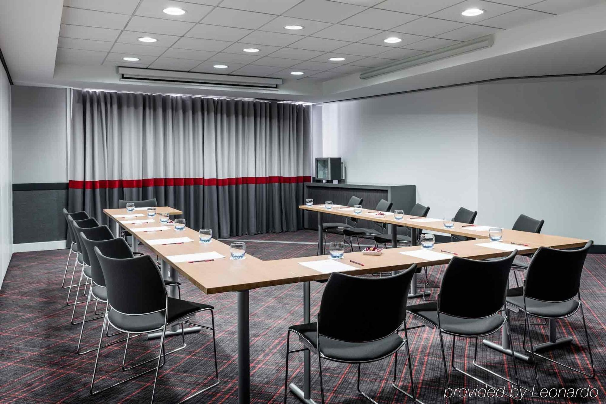 Mercure Paris La Defense Grande Arche Нантерр Экстерьер фото