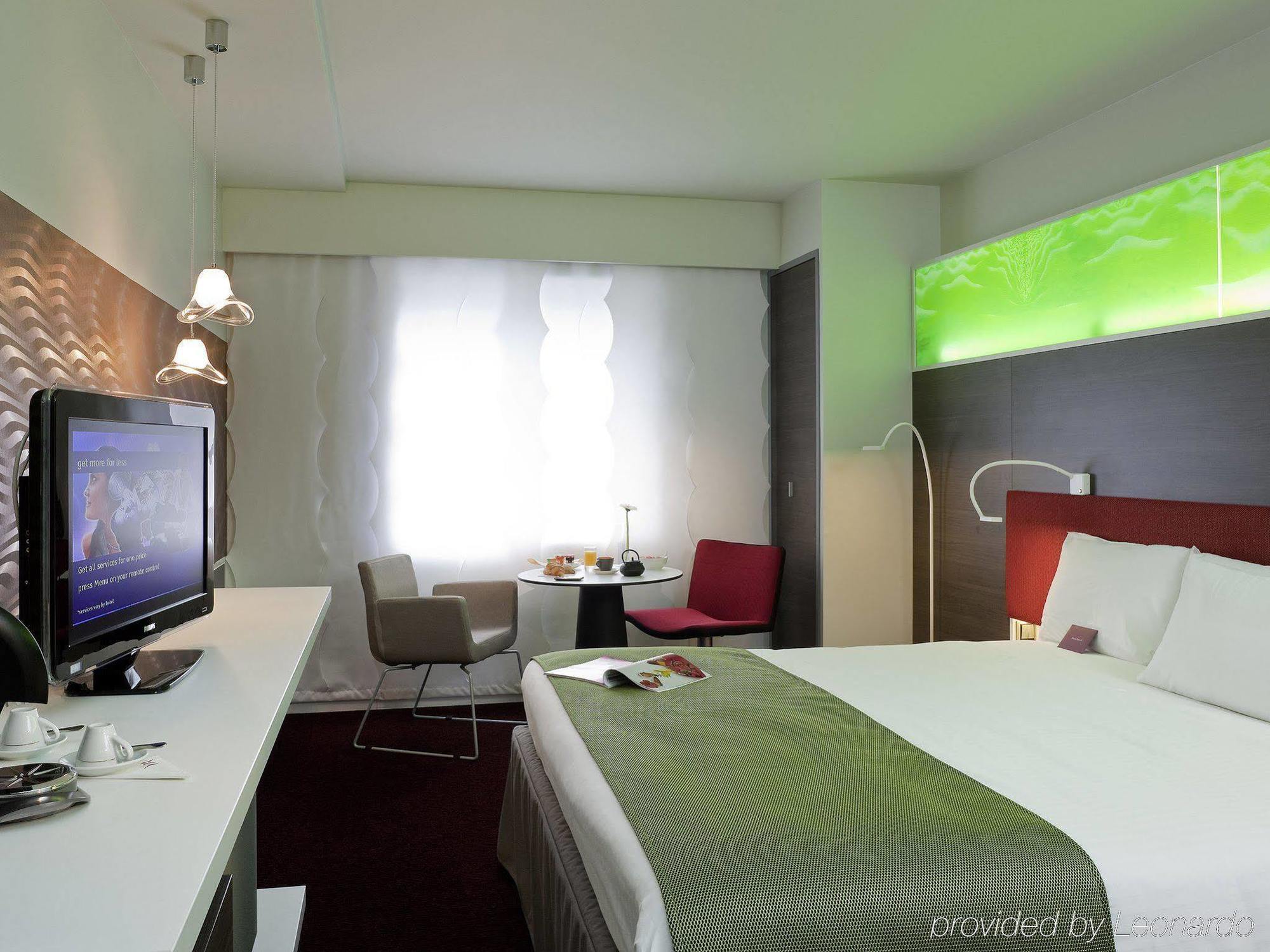 Mercure Paris La Defense Grande Arche Нантерр Экстерьер фото